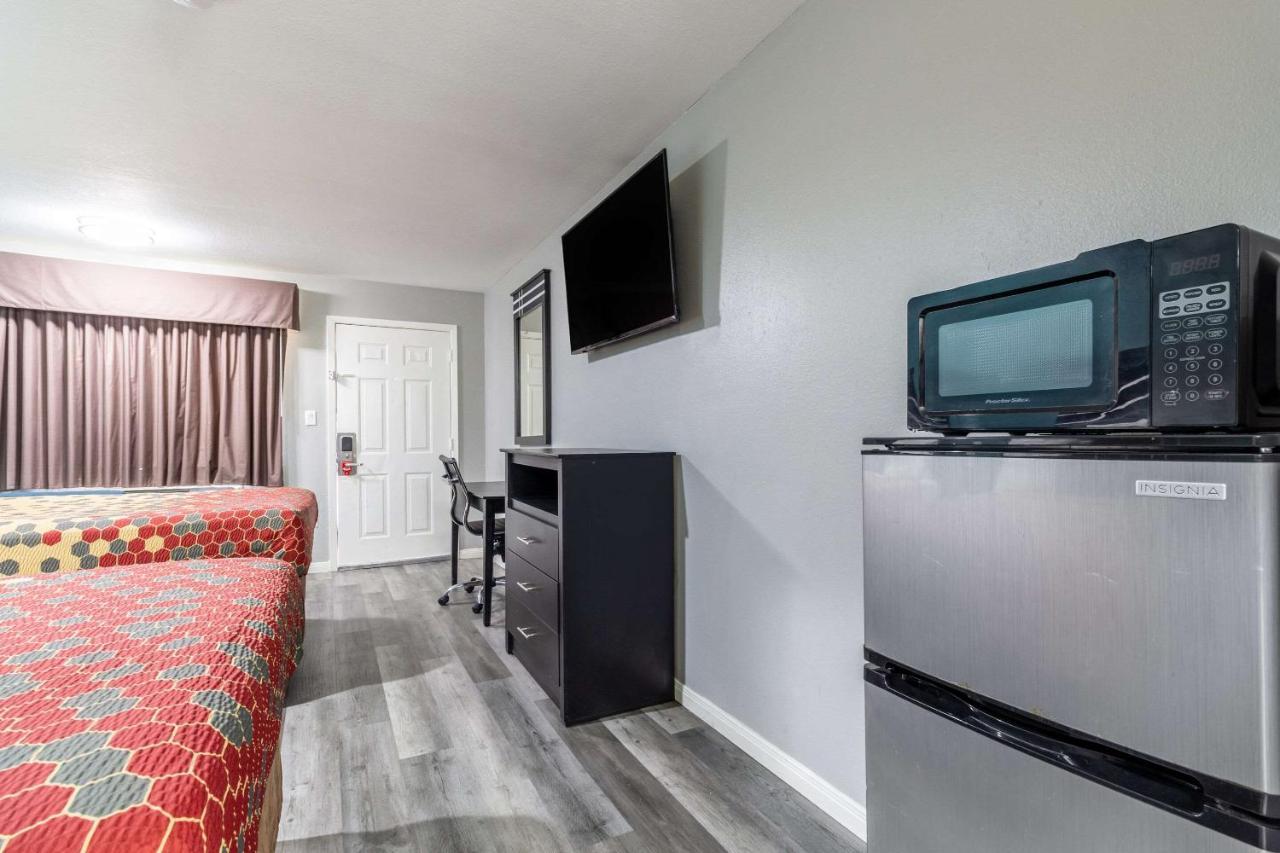Econo Lodge Houston Brookhollow Exterior foto